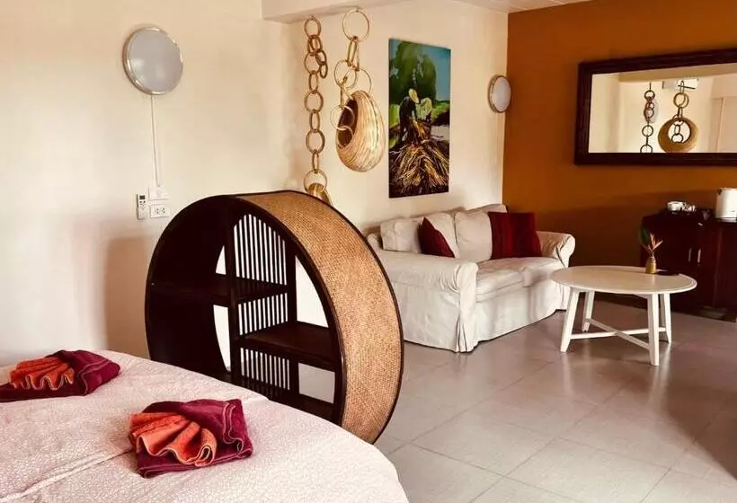 هتل Good Time Sports Village Koh Mak