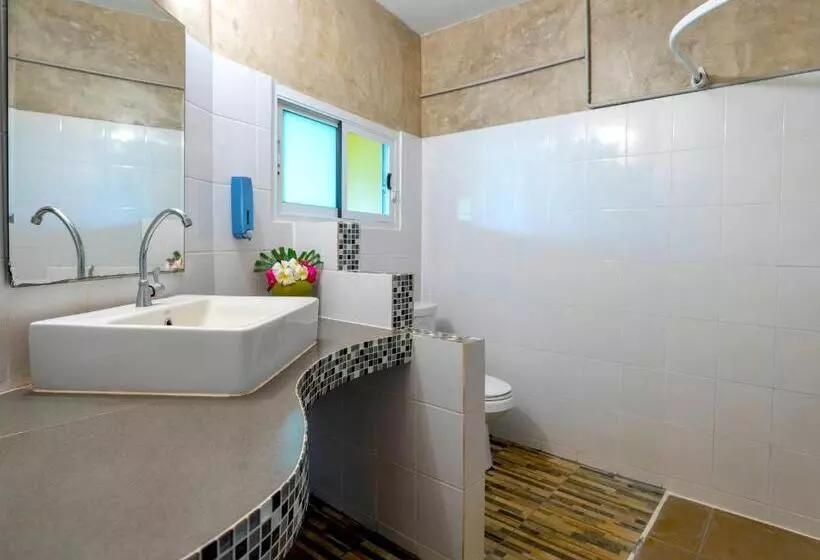 هتل Good Time Sports Village Koh Mak