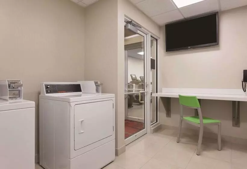 酒店 Hilton Garden Inn Falls Church