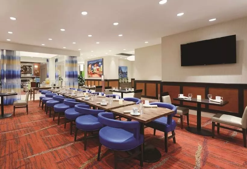 酒店 Hilton Garden Inn Falls Church