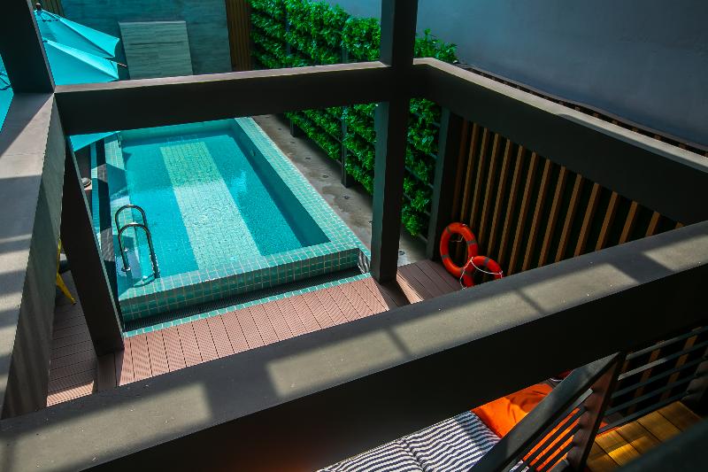 هتل Recenta Style Phuket Town