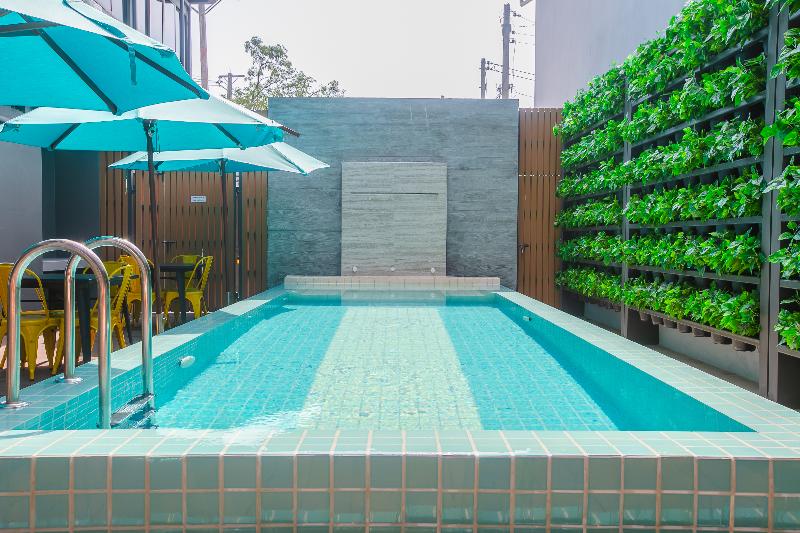 هتل Recenta Style Phuket Town