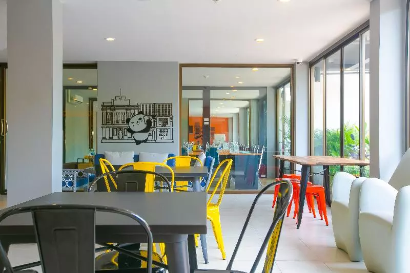 Otel Recenta Style Phuket Town