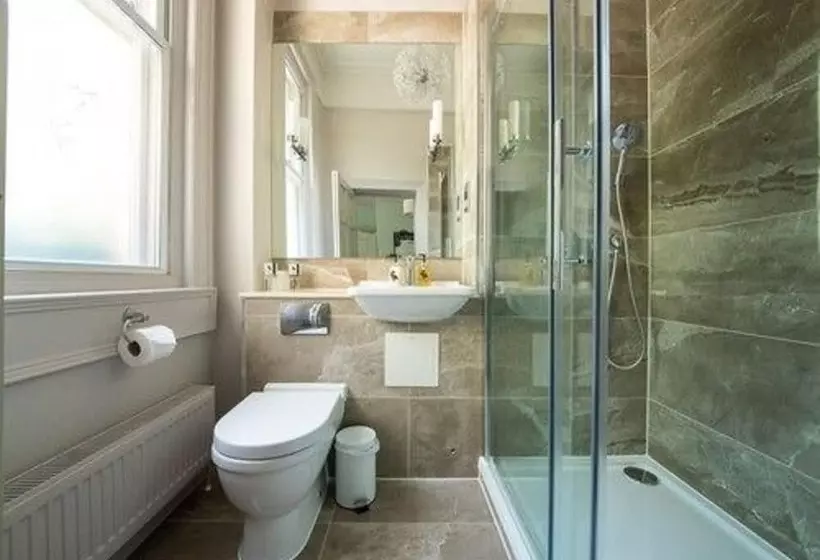 호텔 The Ayrlington Guesthouse