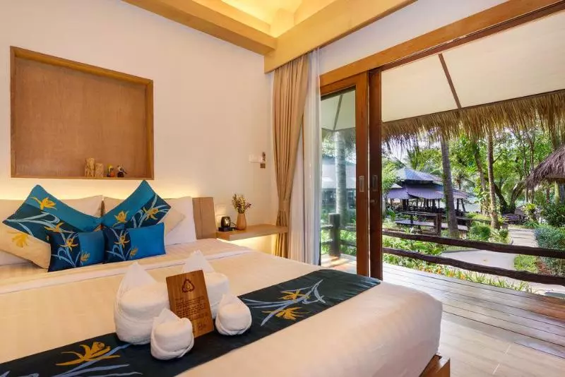 Hotel The Beach Natural Resort Koh Kood