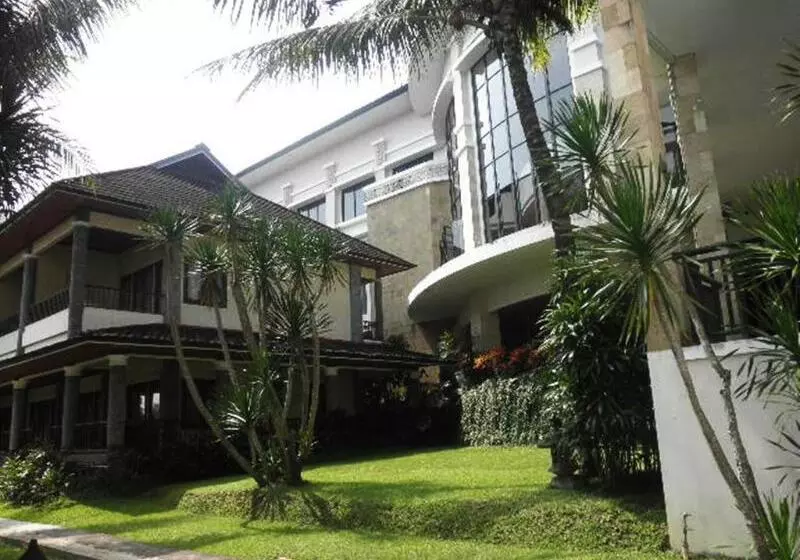 The Oxalis Regency Hotel Magelang