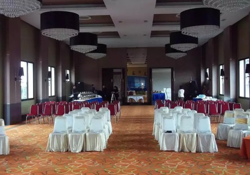 The Oxalis Regency Hotel Magelang