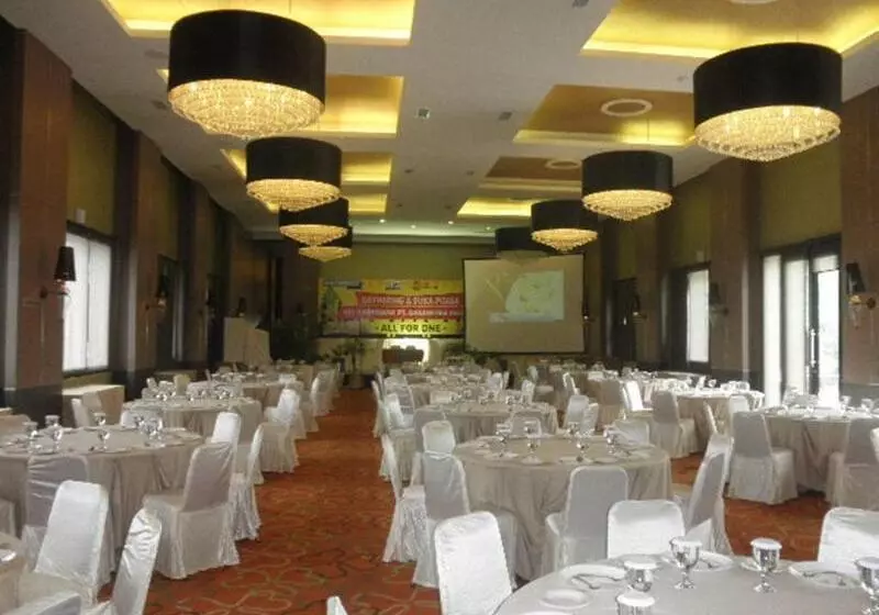 The Oxalis Regency Hotel Magelang