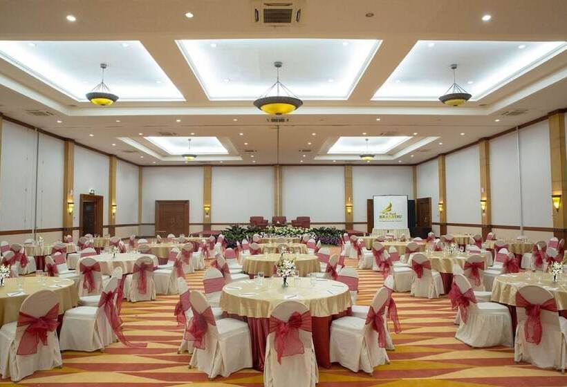 فندق The Royale Krakatau