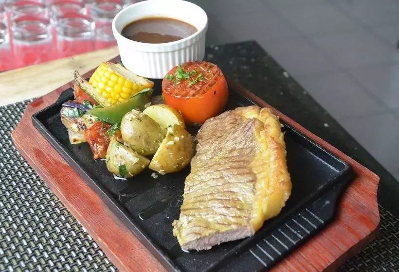 בית מלון כפרי The Royale Krakatau