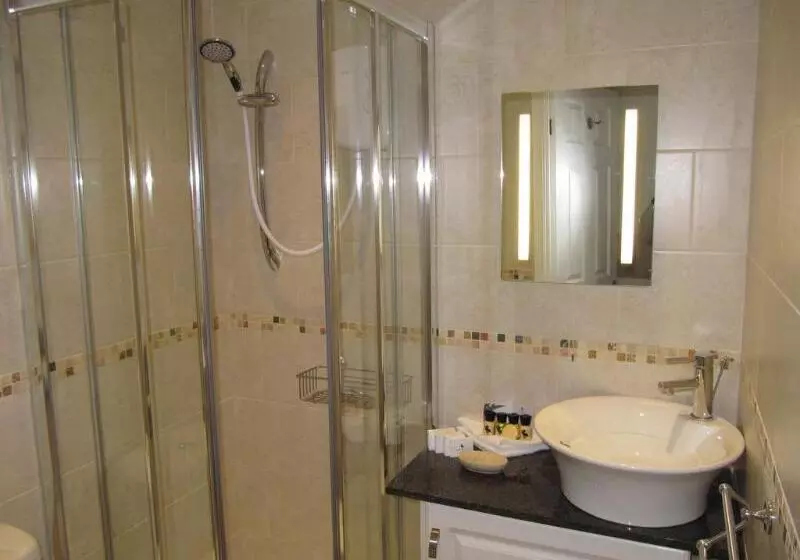 ホテル The Shirley