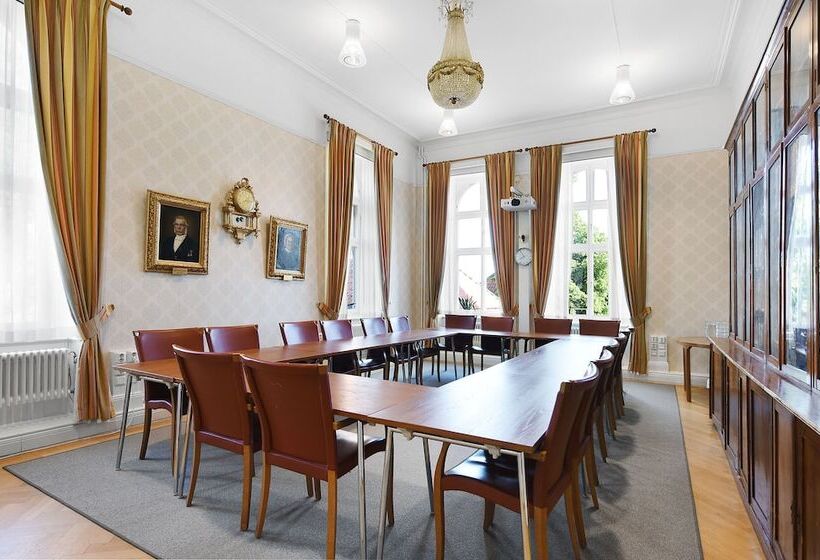 דירת נופש Ersta Hotell & Konferens