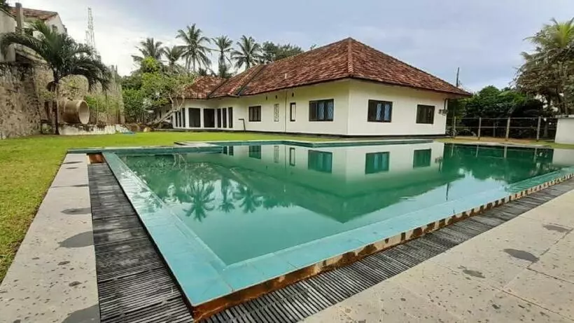 Aamiaismajoitus (B&B) Isuru Holiday Inn