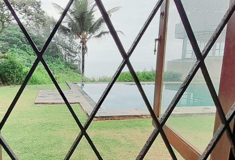 مبيت وإفطار Isuru Holiday Inn