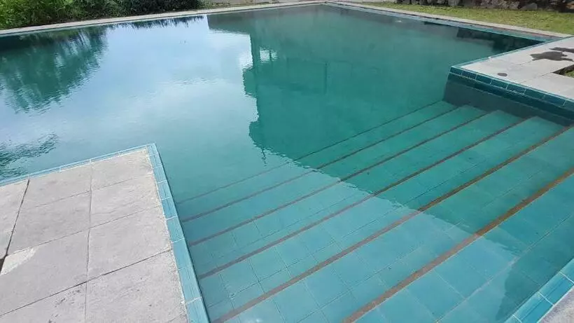 Aamiaismajoitus (B&B) Isuru Holiday Inn