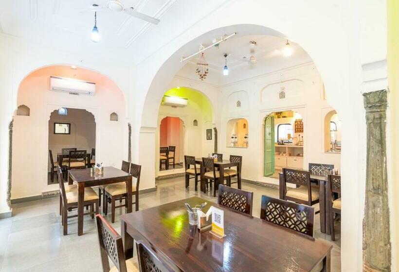 בית מלון כפרי Bloom Boutique Chelon Haveli