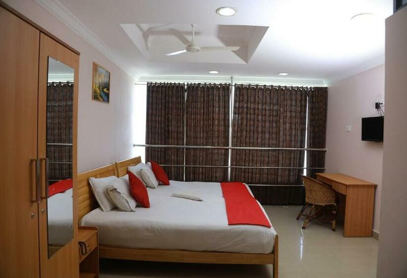 Collection O Safe Hotel Kadavanthra