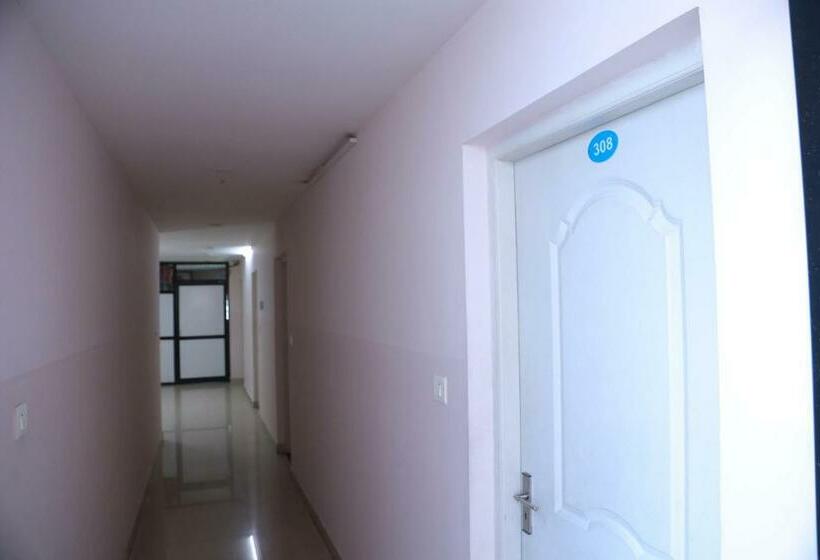 Collection O Safe Hotel Kadavanthra