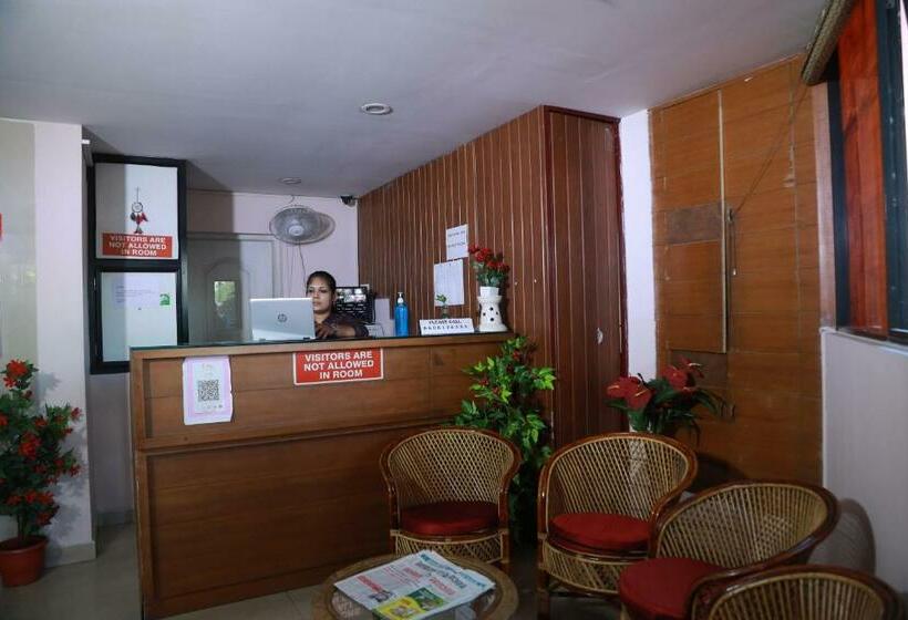 Collection O Safe Hotel Kadavanthra