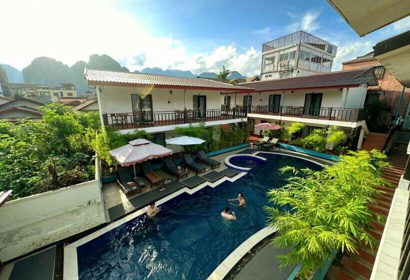 בית מלון כפרי Confetti Garden Resort