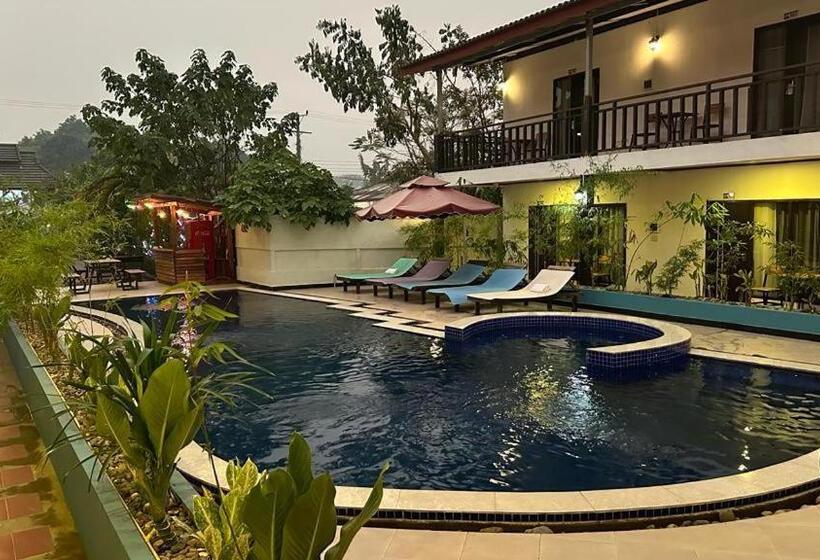 בית מלון כפרי Confetti Garden Resort