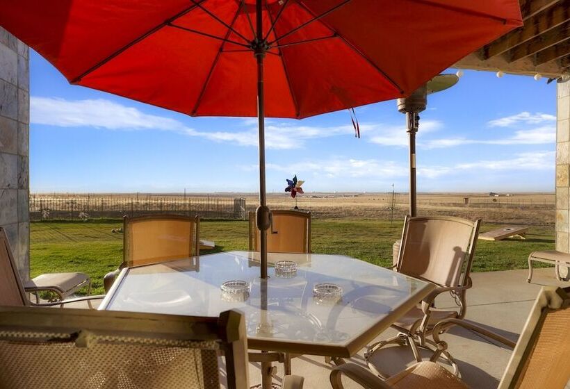 تختخواب و صبحانه Summit Villa Bnb