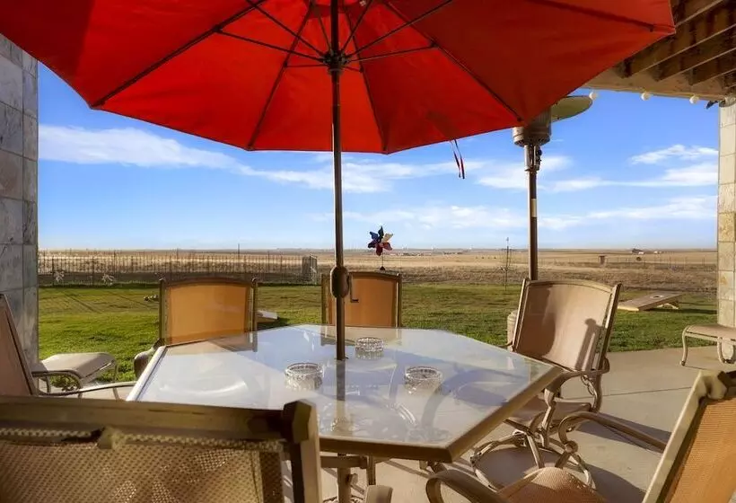 Aamiaismajoitus (B&B) Summit Villa Bnb