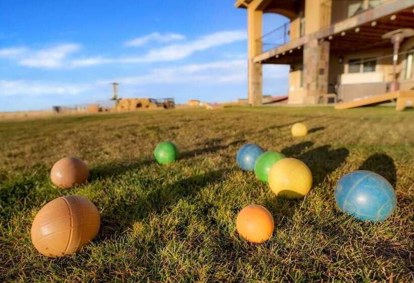 تختخواب و صبحانه Summit Villa Bnb