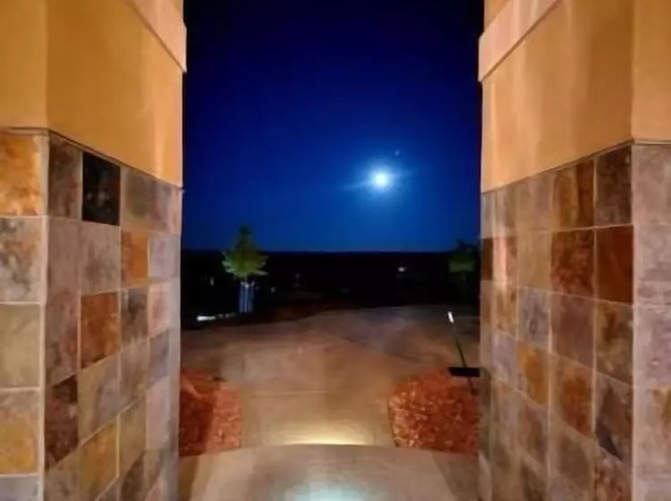 Aamiaismajoitus (B&B) Summit Villa Bnb