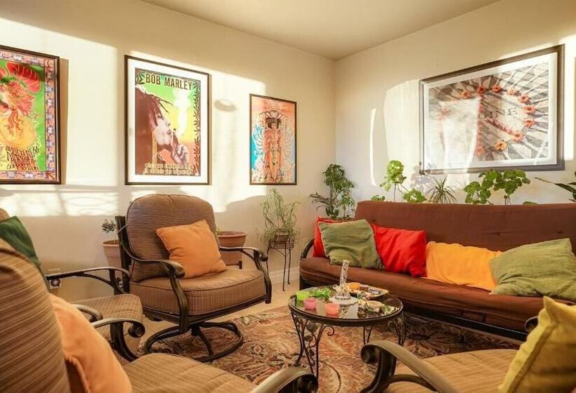 تختخواب و صبحانه Summit Villa Bnb