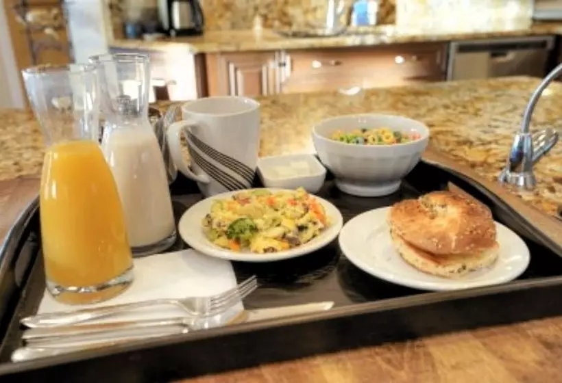 Aamiaismajoitus (B&B) Summit Villa Bnb