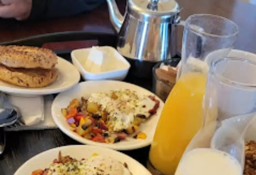 Aamiaismajoitus (B&B) Summit Villa Bnb