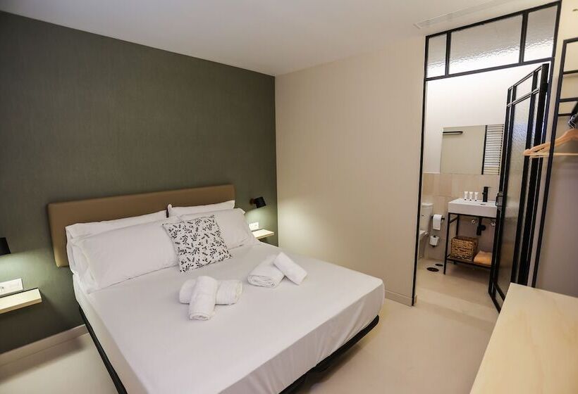 هتل Mythic Valencia