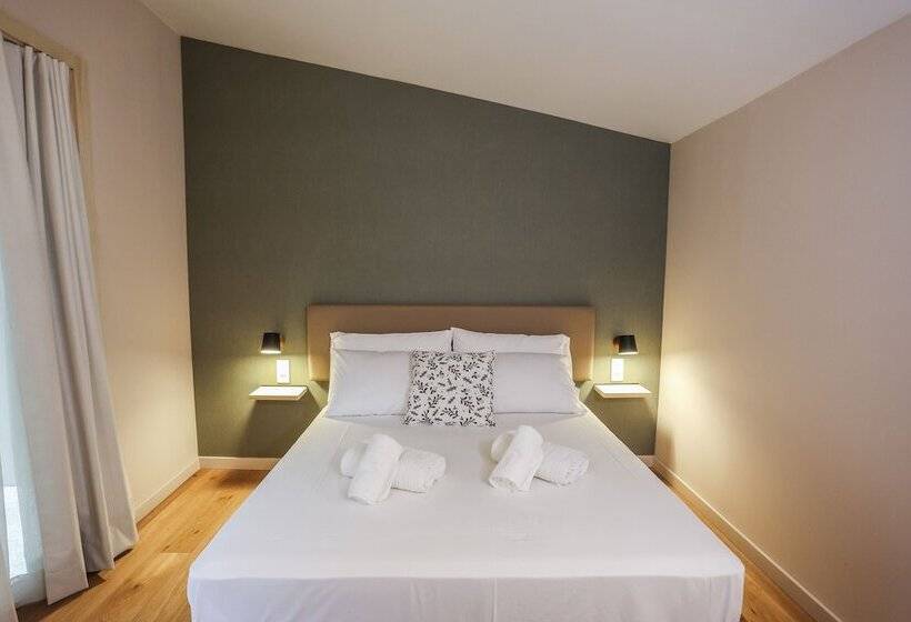 هتل Mythic Valencia