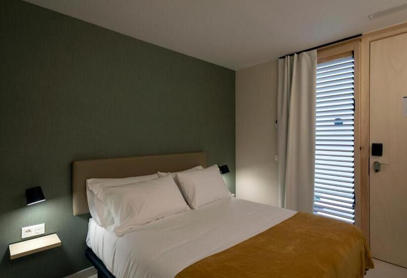 هتل Mythic Valencia