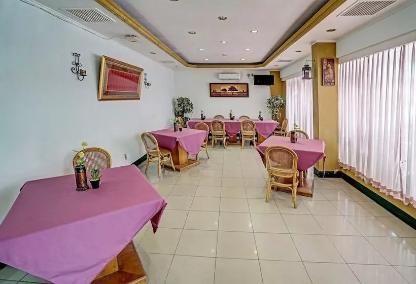 Hotelli Oyo 91805 Wisma Bari
