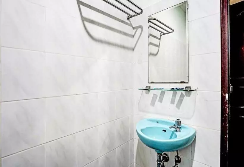Hotelli Oyo 91805 Wisma Bari