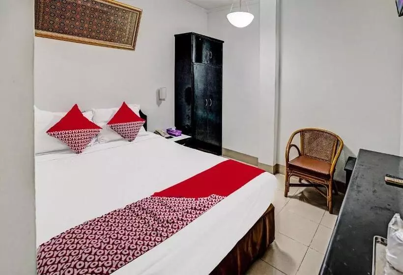 Hotelli Oyo 91805 Wisma Bari
