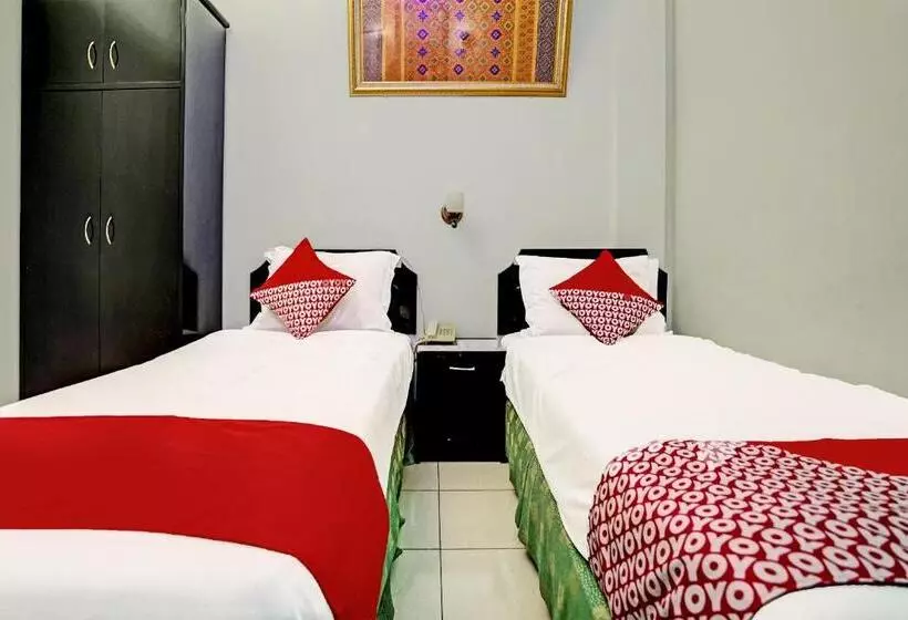 Hotelli Oyo 91805 Wisma Bari