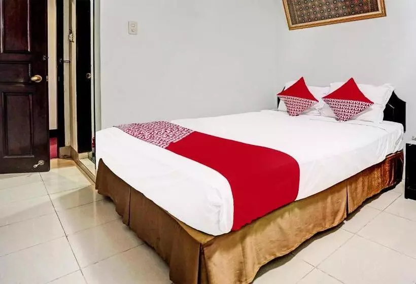 Hotelli Oyo 91805 Wisma Bari