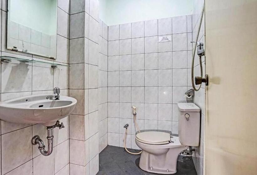 هتل Oyo 91805  Wisma Bari