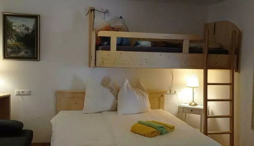 Aamiaismajoitus (B&B) Landhaus Gerstgraser