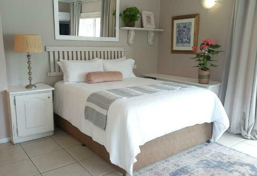 ベッドアンドブレックファースト Sea Rose Family Suite   Villa Roc Guesthouse, Salt Rock Ballito, Solar Power