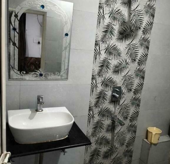 Отель City Palace By Wb Inn