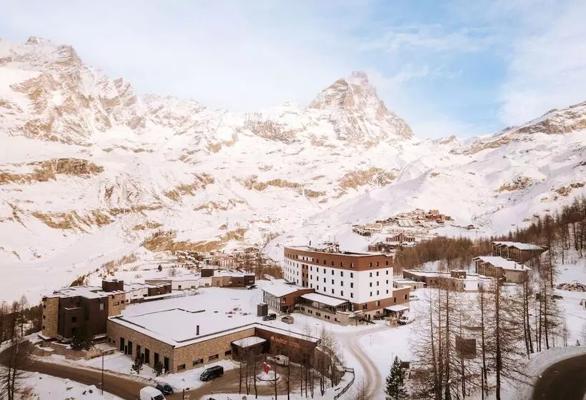 ホテル Valtur Cervinia Cristallo Ski Resort