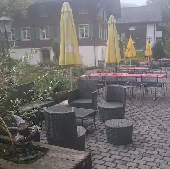 Retkeilymaja Gasthof Kreuz Marbach