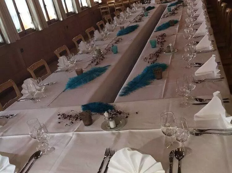 Retkeilymaja Gasthof Kreuz Marbach