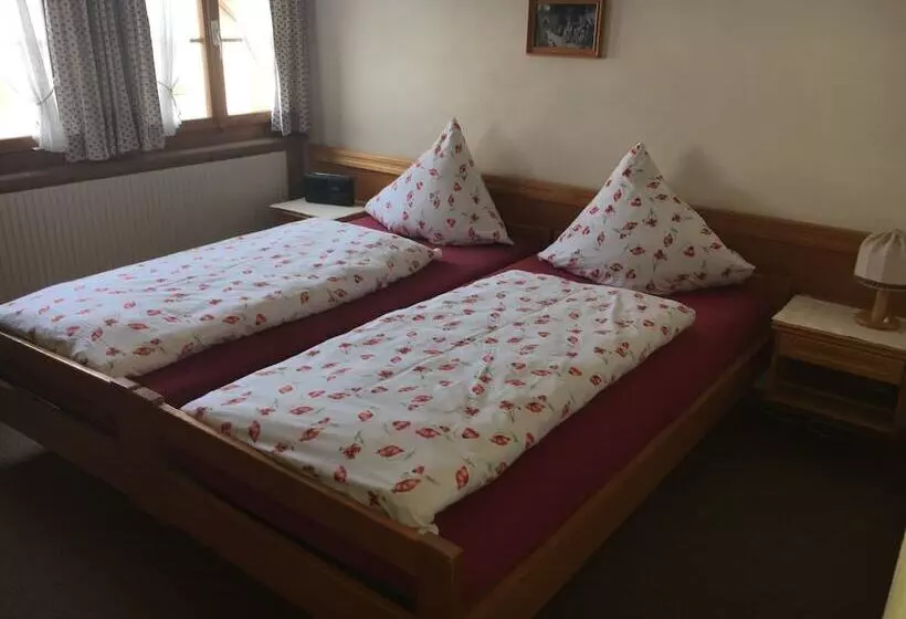 Retkeilymaja Gasthof Kreuz Marbach