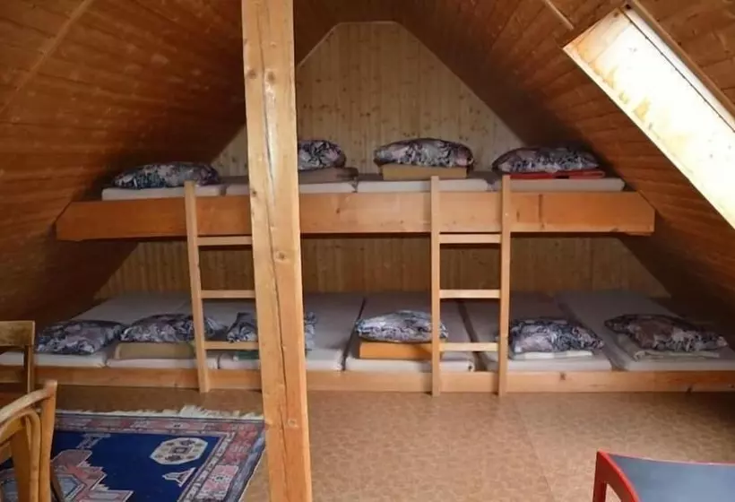 Retkeilymaja Gasthof Kreuz Marbach