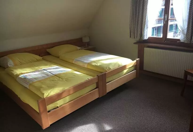 Retkeilymaja Gasthof Kreuz Marbach